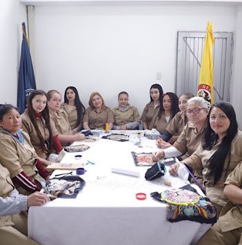 Ministerio de Justicia y del Derecho El arte de 13 mujeres privadas de la libertad  brilló en Colombiamoda 2023